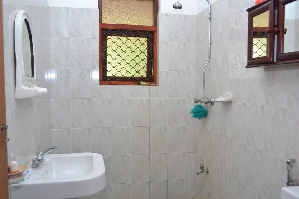 Beach House Negombo Luaran gambar