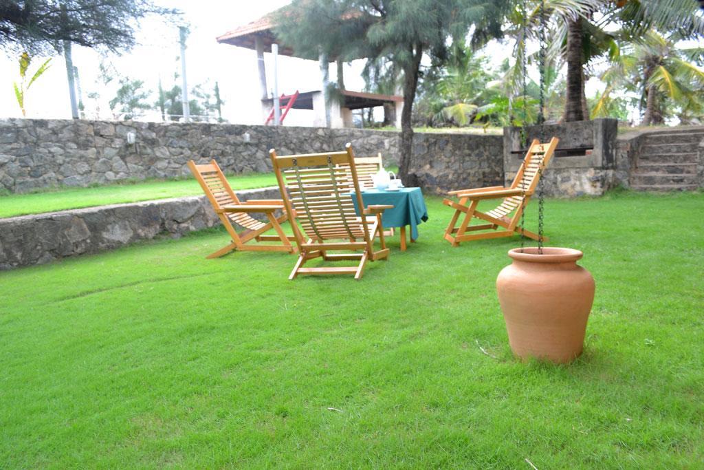 Beach House Negombo Luaran gambar